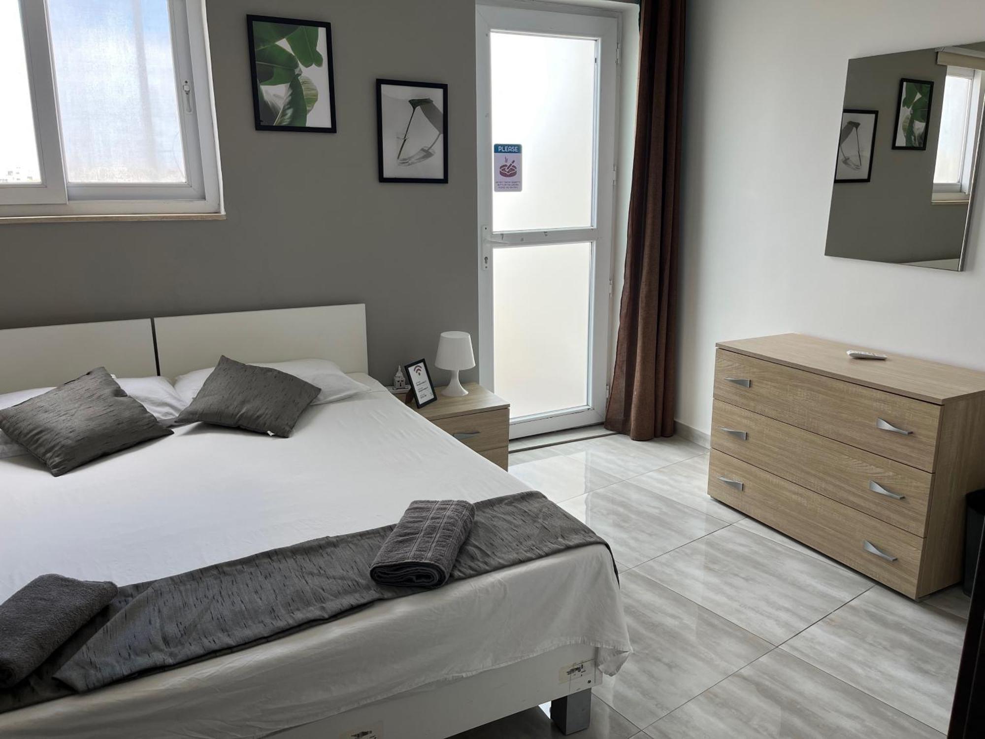 F5 Room 1, Private Double Room With Private Bathroom And Balcony In Shared Flat Msida Exteriér fotografie